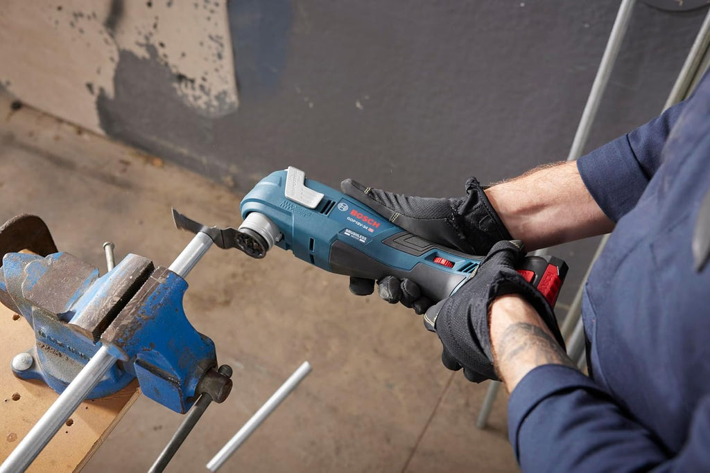 BOSCH GOP18V-34B12 18V Brushless StarlockPlus® Oscillating Multi-Tool Kit with (1) 2 Ah Standard Power Battery