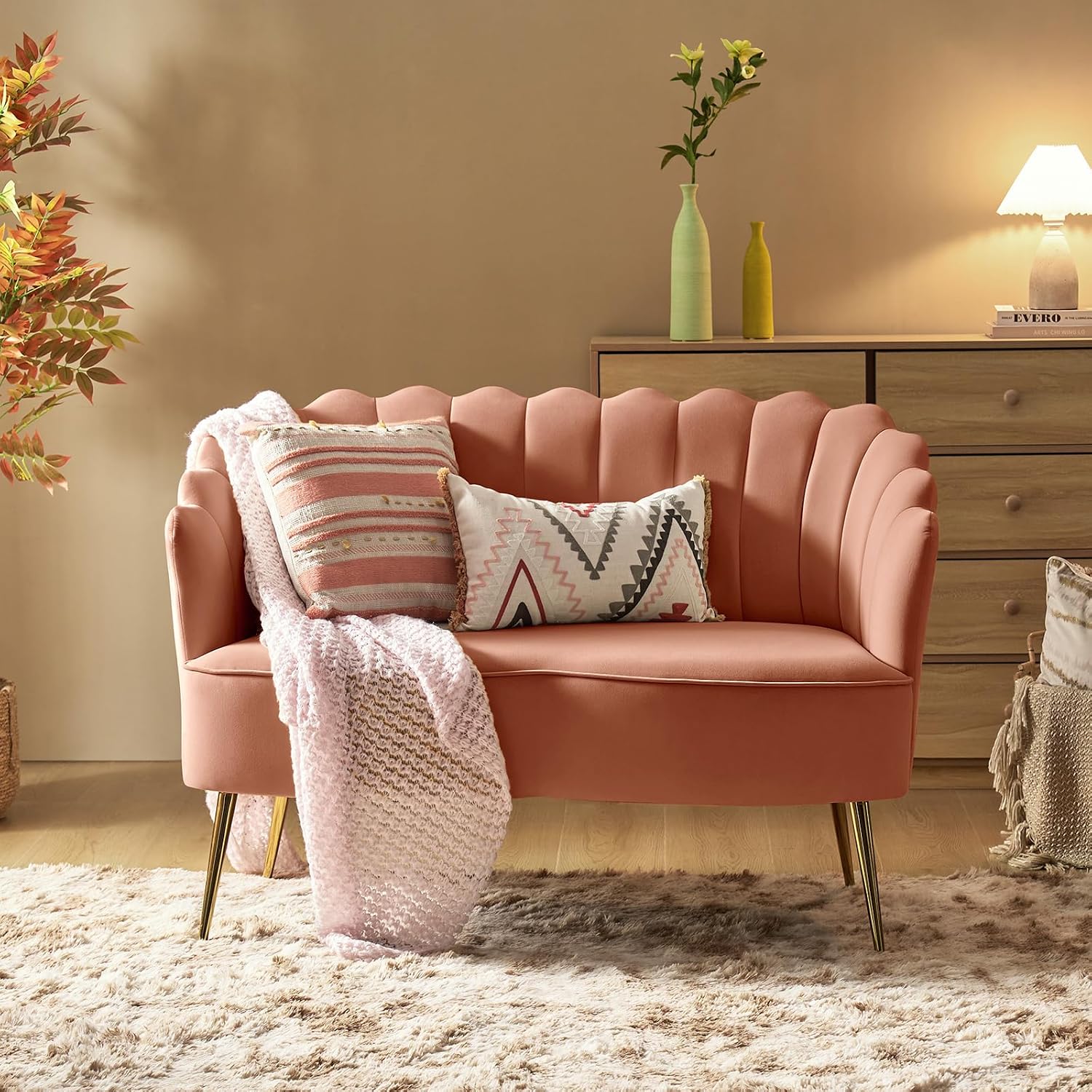 HULALA HOME Modern Velvet Loveseat Sofa with Flower Shaped Back, Comfy Upholstered 2-Seater Sofa with Gold Metal Legs, Small Love Seat Accent Couch for Living Bedroom Leisure Areas, Coral