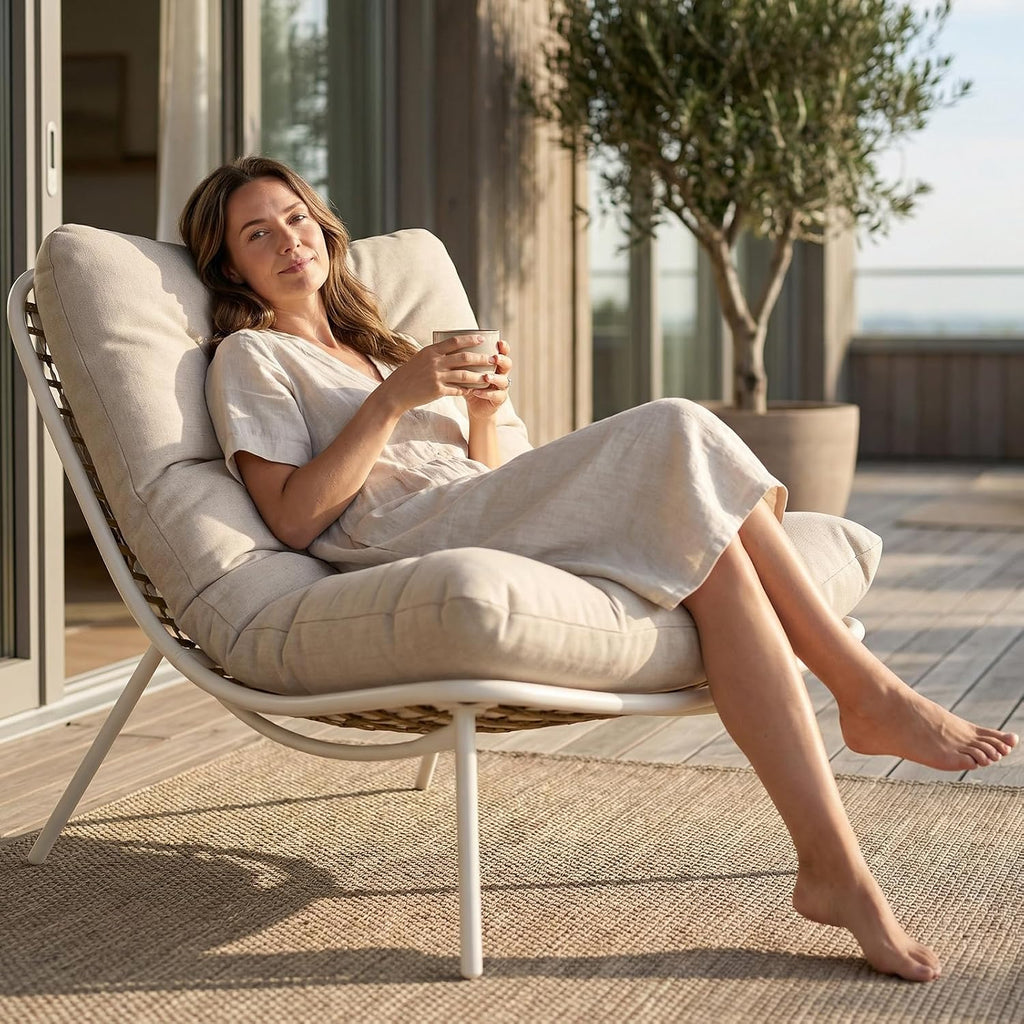 SWITTE Wicker Chaise Lounge Chair, Outdoor Comfy Papasan Recliner with Thick Cushion, Low Seat Patio Rattan Chair for Balcony, Backyard, Poolside - Cream