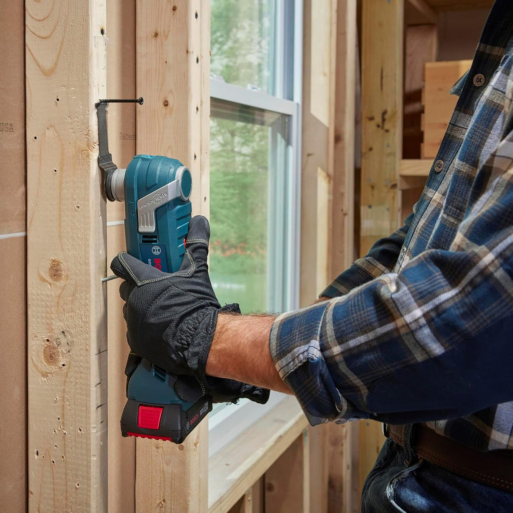 BOSCH GOP18V-34B14 18V Brushless StarlockPlus® Oscillating Multi-Tool Kit with (1) CORE18V® 4 Ah Advanced Power Battery