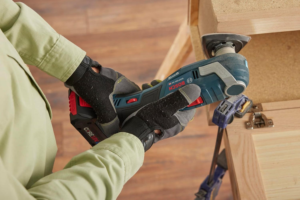 BOSCH GOP18V-34B14 18V Brushless StarlockPlus® Oscillating Multi-Tool Kit with (1) CORE18V® 4 Ah Advanced Power Battery